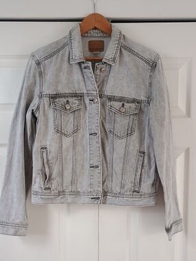 American Eagle Outfitters Light Gray Denim Jean Jacket